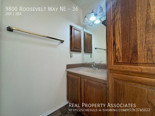 Building Photo - 9800 Roosevelt Way NE