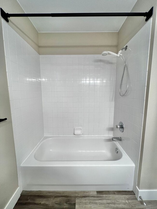 Building Photo - Spacious 3 bed, 2.5 bath home in Central Fort Collins