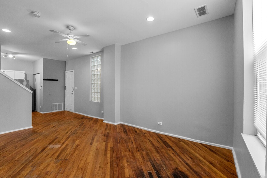 Building Photo - 2313 W McLean Ave