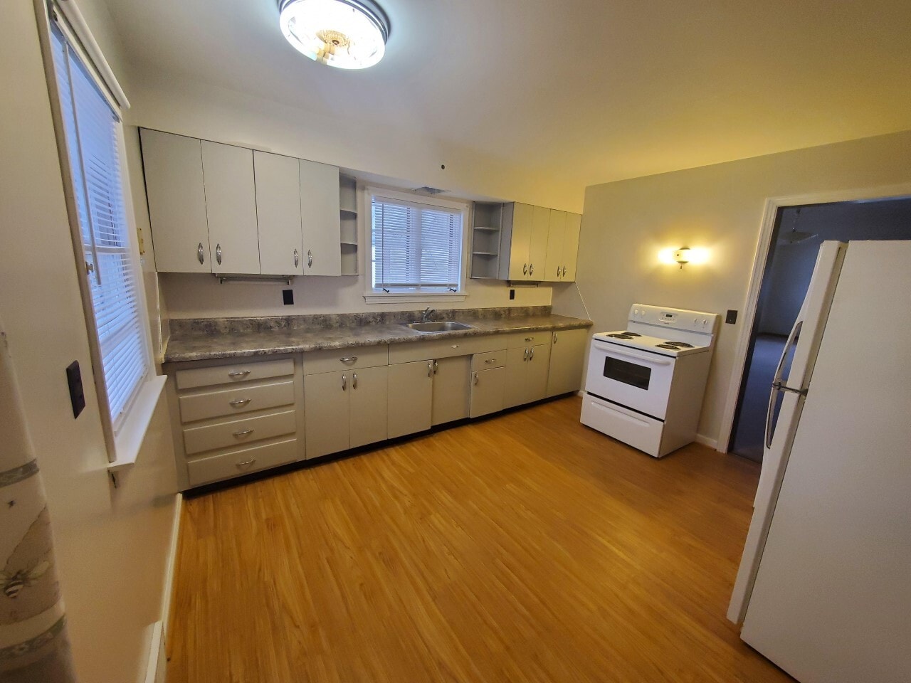 Kitchen - 825 S Walnut St