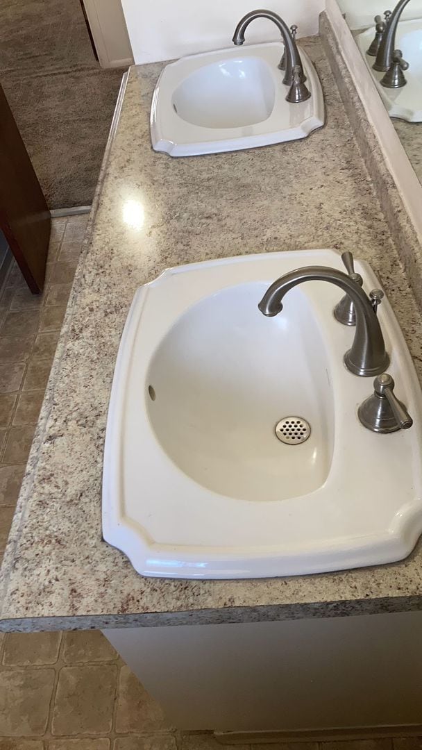 Building Photo - Huge Home In The West Bench Neighborhood!