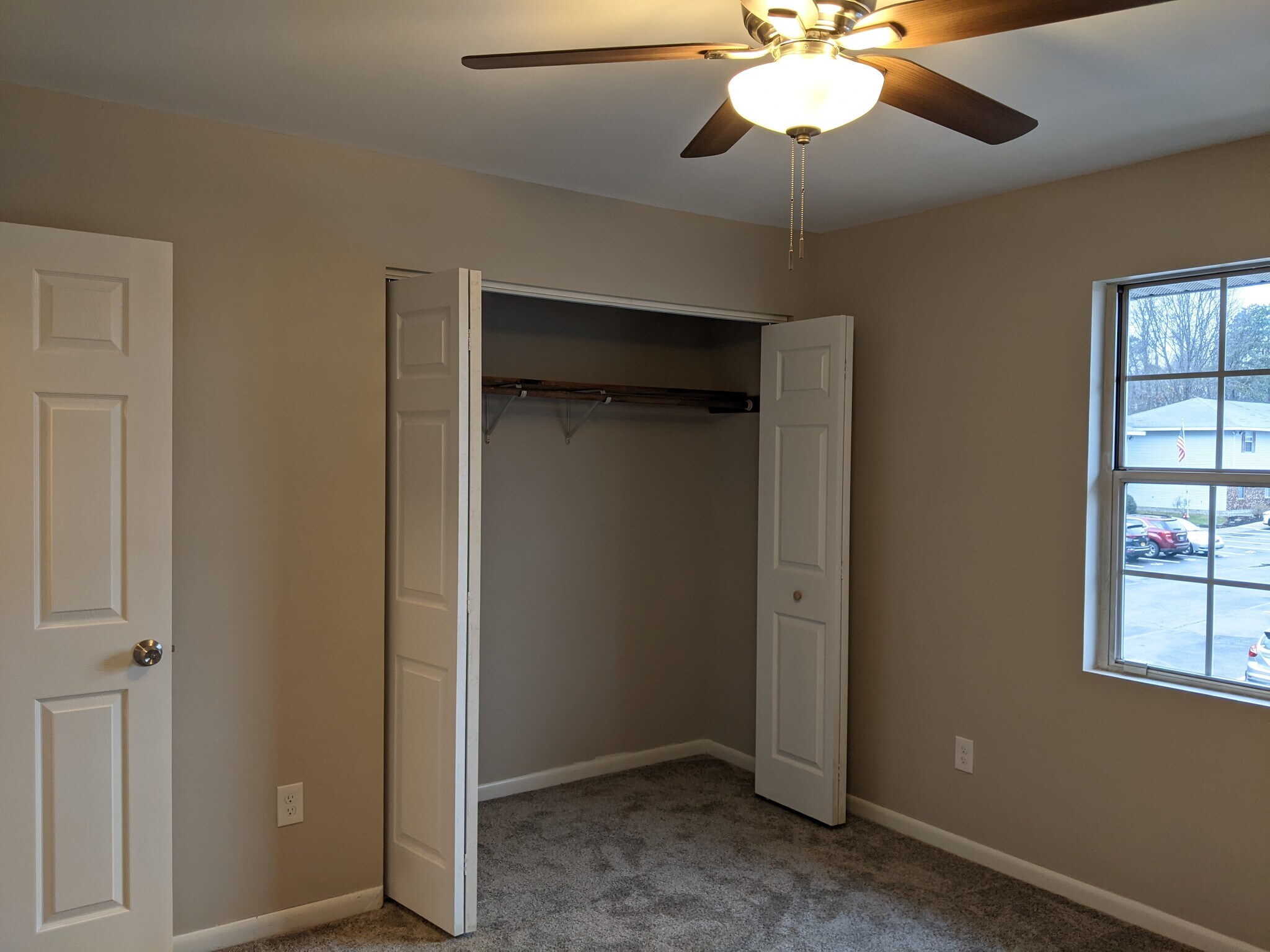 Building Photo - 25D Pine Ln