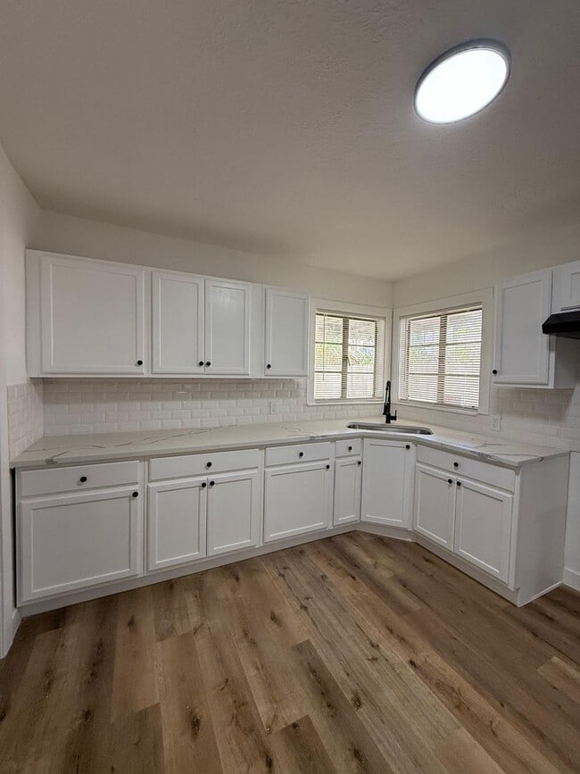 Building Photo - Gorgeous all renovated Home in Pasadena, TX!.