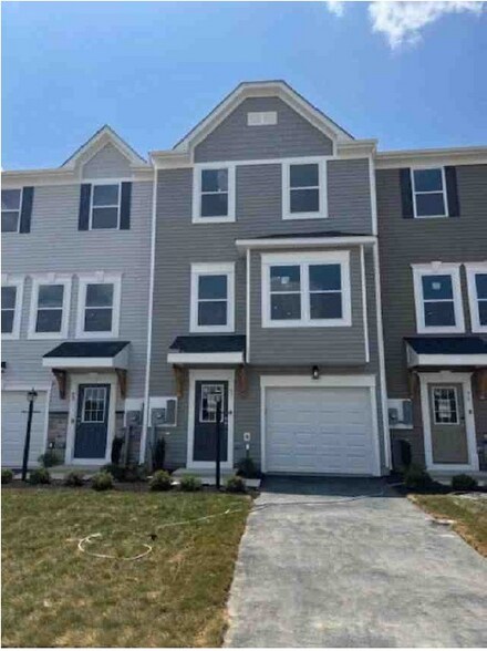 Primary Photo - 67 Tumblehome Rd