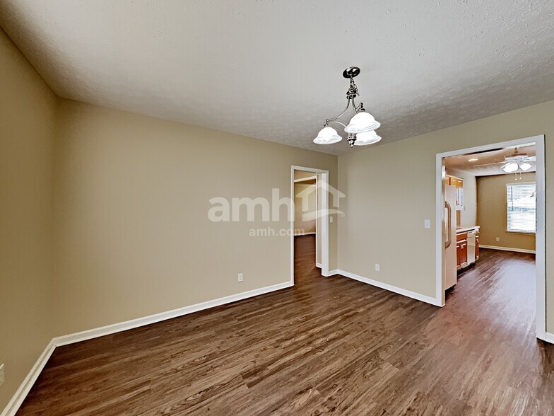 Building Photo - 308 Bluefield Ln