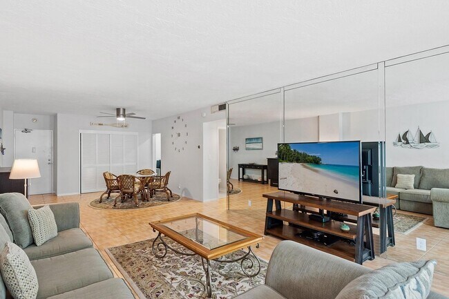 Building Photo - 4250 Galt Ocean Dr