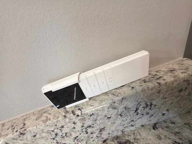 Building Photo - 3114 N Lincoln Ave