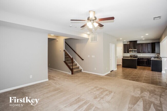 Building Photo - 3232 Oulten St SW