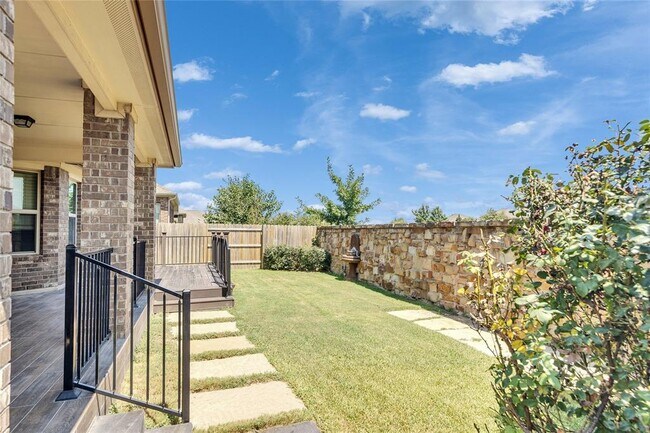 Building Photo - 2132 Montesol Ln