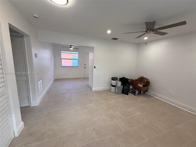 Building Photo - 2051-2055 NE 167th St