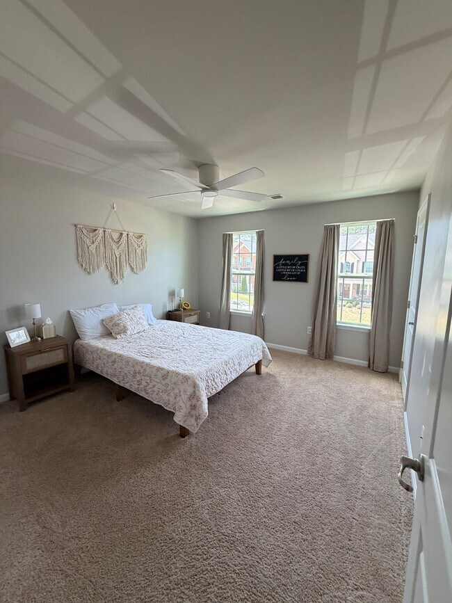 Building Photo - 9411 Wood Creek Cir