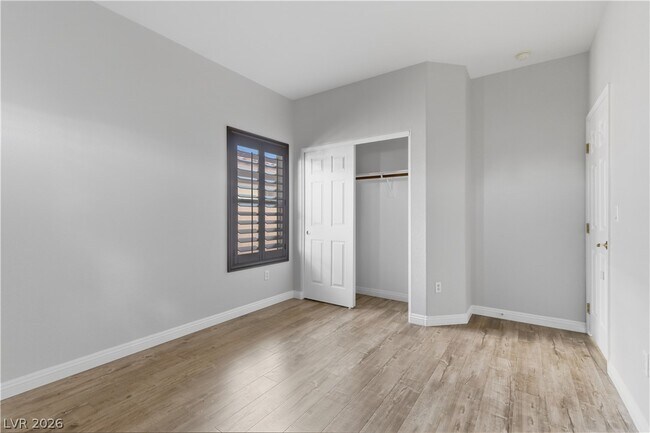 Building Photo - 8899 Sanibel Shore Ave