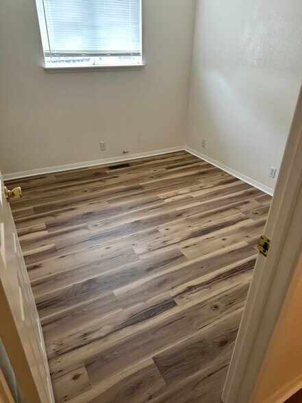 Building Photo - 425 Aspen Way