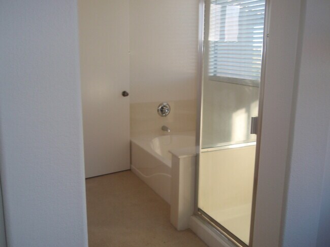 Building Photo - Beautiful Canyon Trails Home