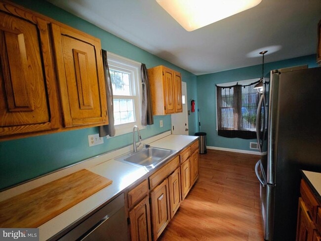 Building Photo - 1304 Wendover Ct