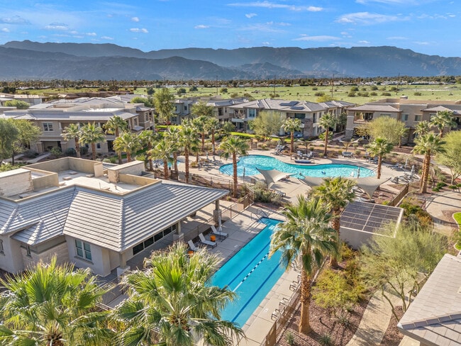 Building Photo - 1701 Retreat Cir