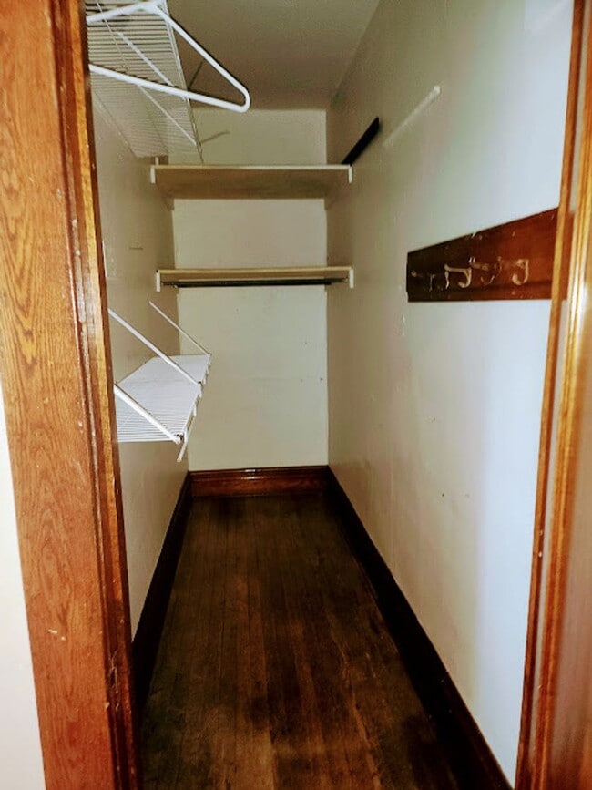 Building Photo - 233 E Pitt St