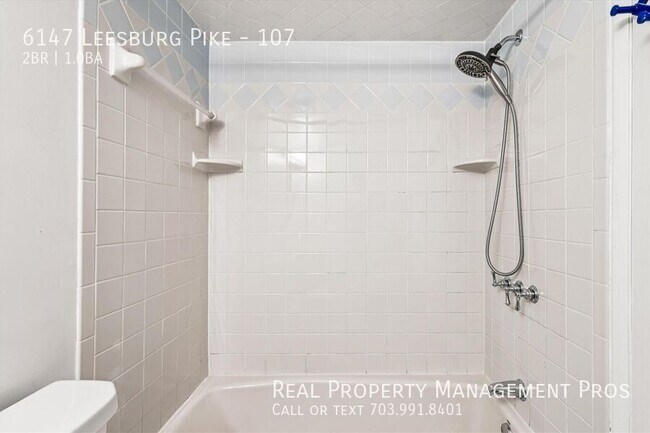 Building Photo - 6147 Leesburg Pike