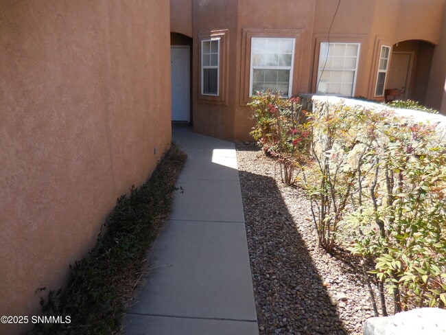 Building Photo - 3219 Eagle Ridge Dr
