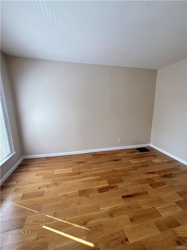 Building Photo - 221 Turin St