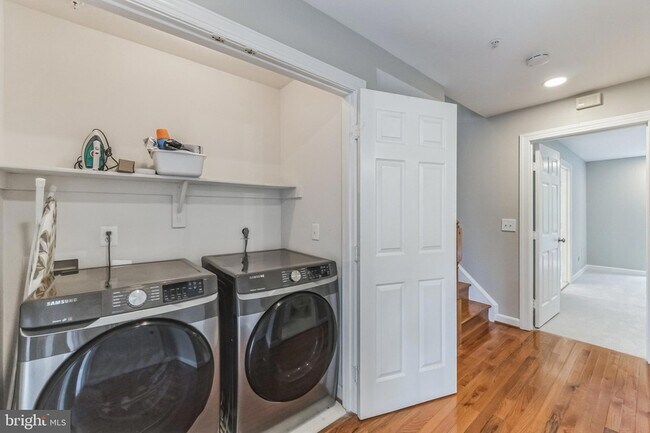 Building Photo - 8048 Kidwell Town Ct