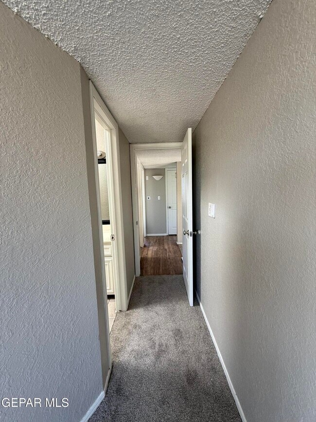 Building Photo - 11708 Sierra Azul Dr