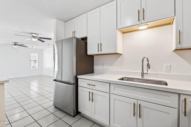 Building Photo - 8321 W Edwards St