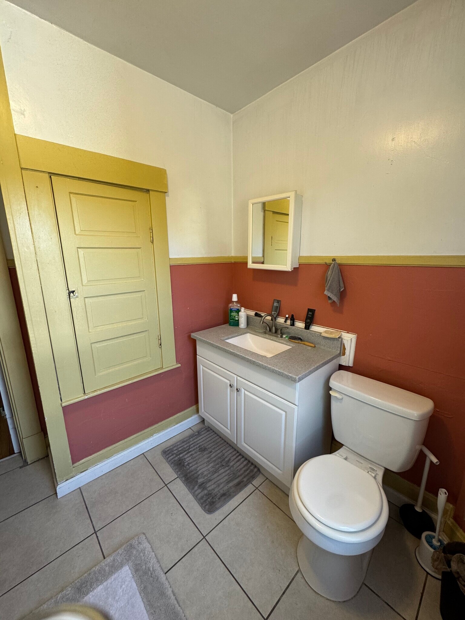 built-in linen closet - 439 W Loveland Ave