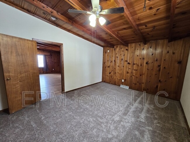 Building Photo - 304 N Nesbit Rd