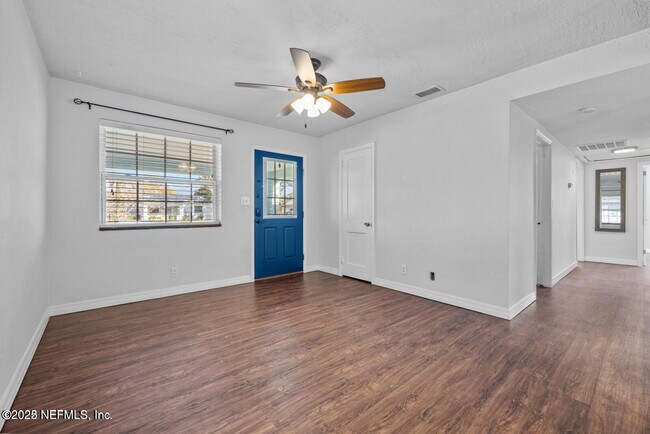 Building Photo - 1818 10th St N