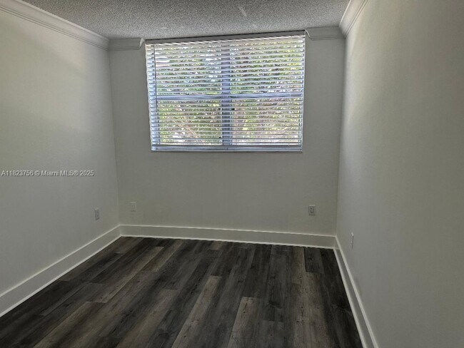 Building Photo - 1805 Sans Souci Blvd