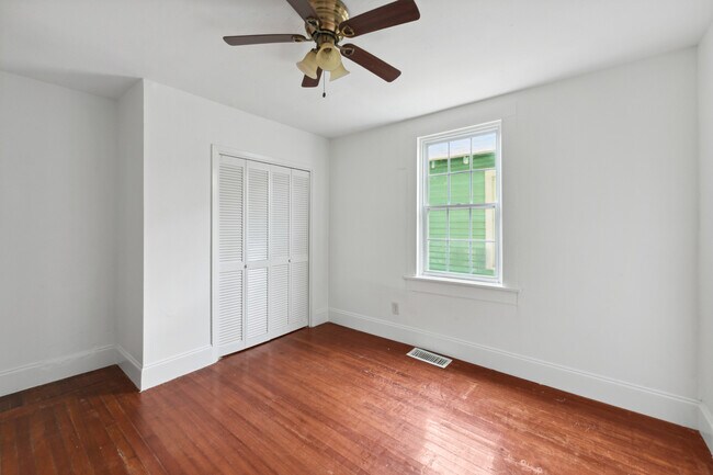 Building Photo - 2524 Jena St