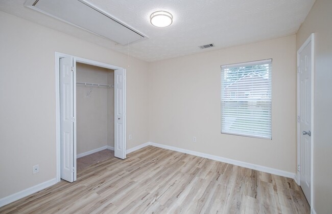Building Photo - 705 Porter Ln