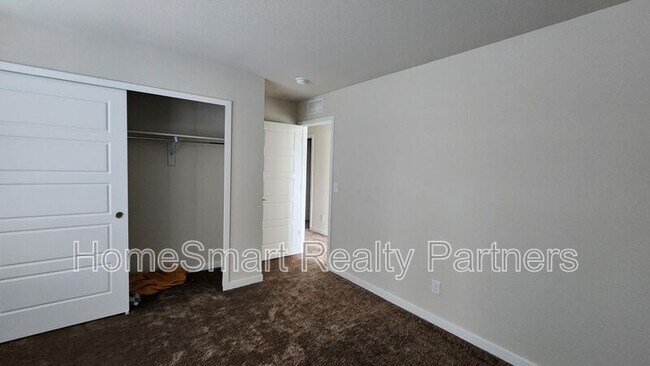 Building Photo - 340 Fox Ln