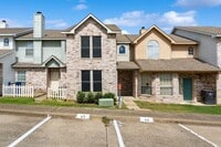 Building Photo - 3906 Pickett Pl Dr