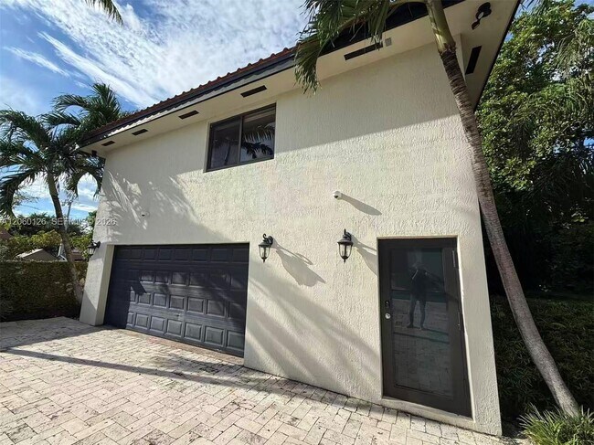 Building Photo - 8881 SW 28th St