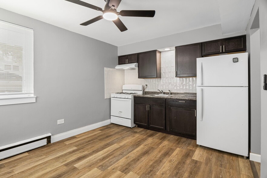 Kitchen - 1835 S 16th Ave