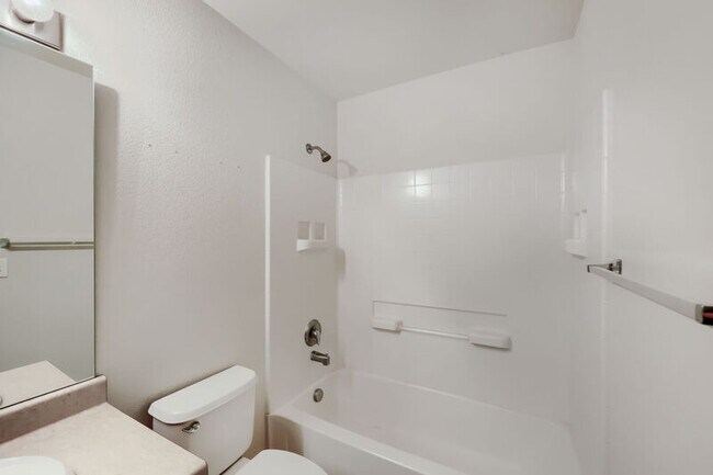 Building Photo - 2175 Squawbush Ridge Grove