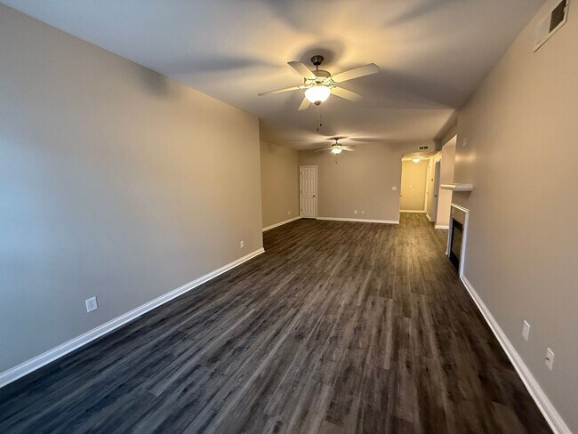 Building Photo - Beautiful 2 Bedroom Condo in Dorsey Village