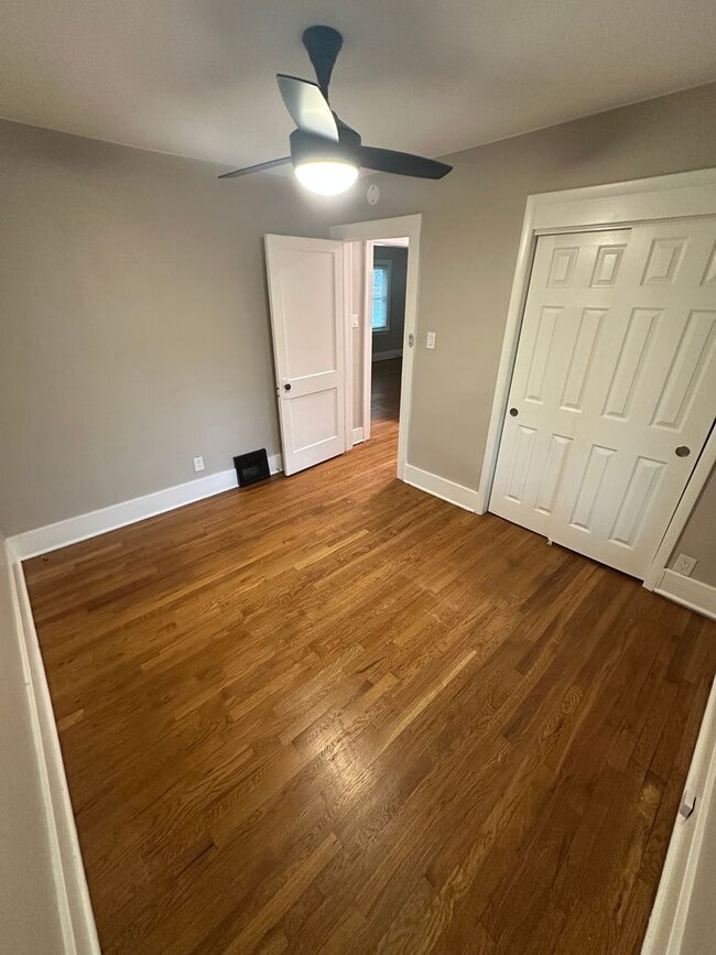 Building Photo - $1919 | 2BR/1BA | Cute Dog Friendly Home near Patty Jewett Golf Course