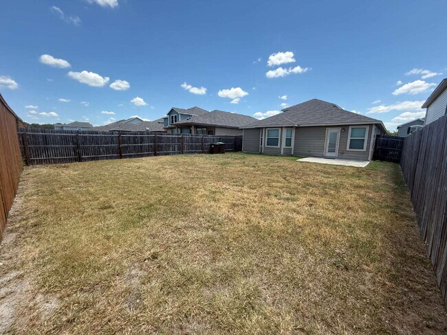 Building Photo - 3-Bed, 2-Bath Tribute Ranch Home w/ Office...