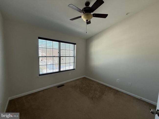 Building Photo - 6764 Green Mill Way