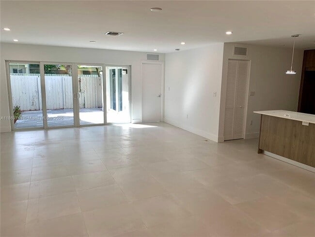 Building Photo - 8230 SW 81st Ct