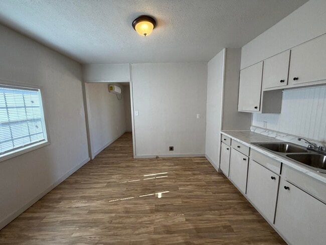 Building Photo - 335 Texas Ave