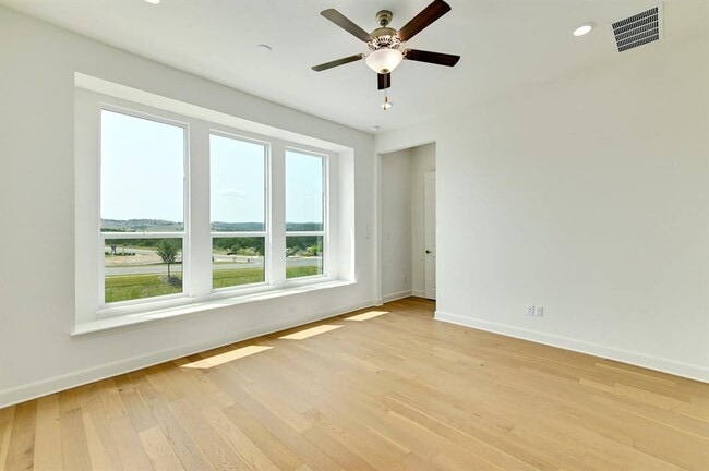 Building Photo - 19005 Fernando Trl