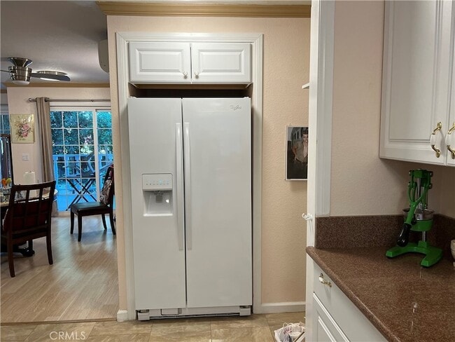 Building Photo - 2404 Via Mariposa W