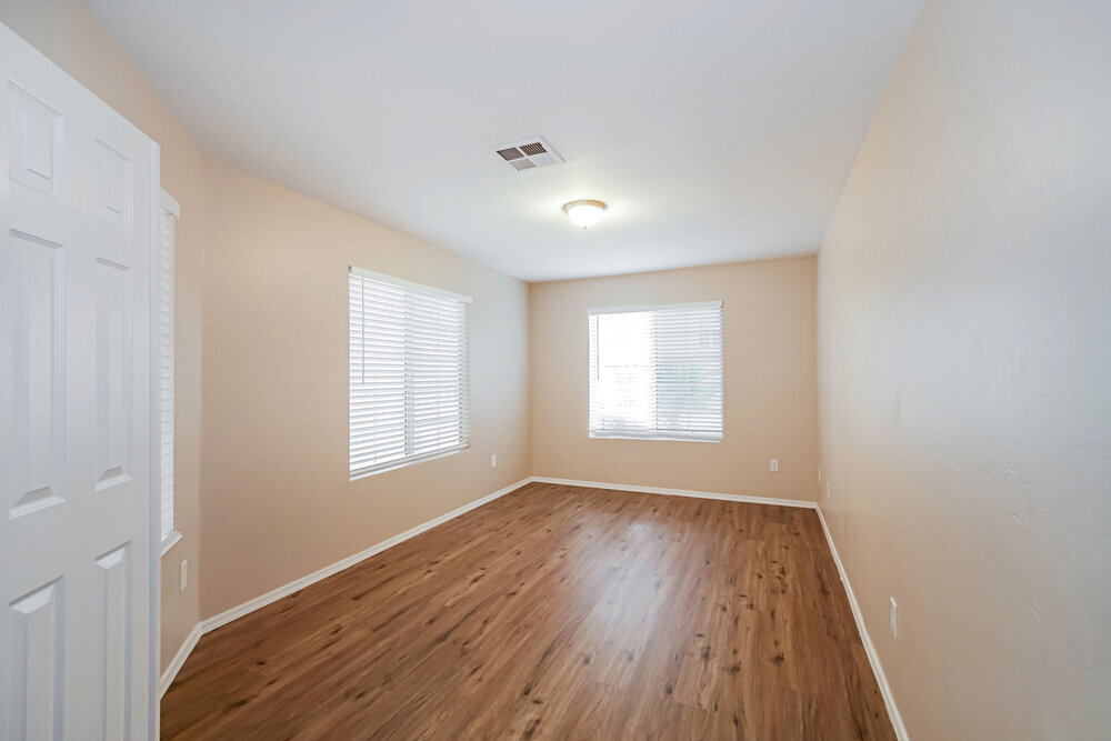 Building Photo - 1434 E South Fork Dr