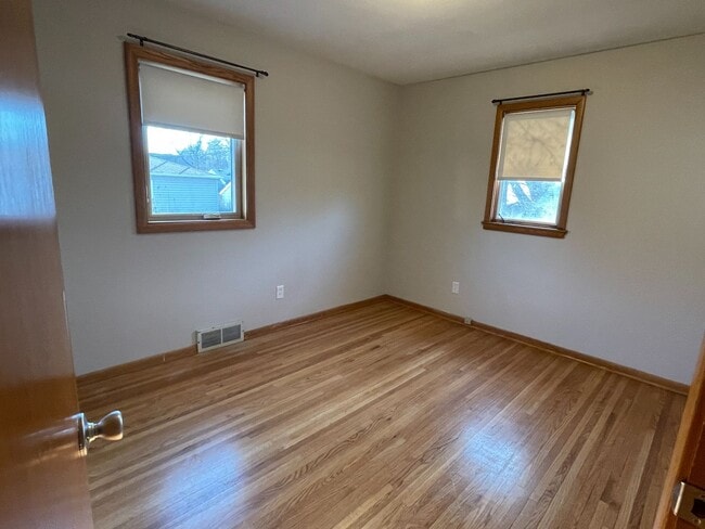 Building Photo - Three Bedroom Home in NE Rochester MN