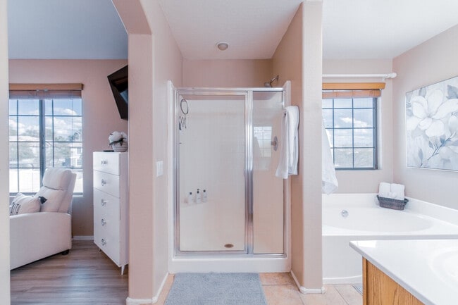 Building Photo - 1550 N Desert Willow St