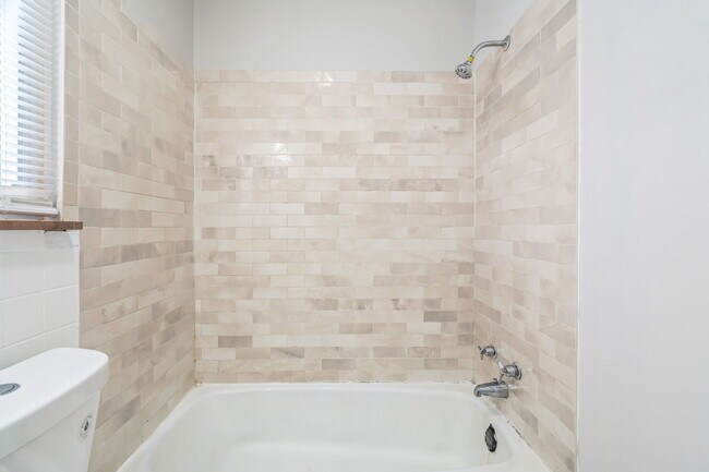 Building Photo - 411 Cherokee Heights Dr